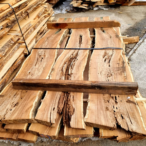 국내산 고급 다릅 나무 원목 통원목 판재 목재 각재 반제품